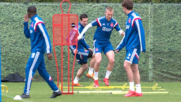 员以其卓越 员以其卓越